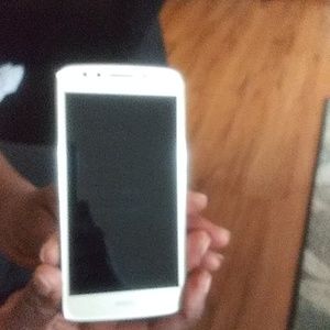 Metro pcs cell phone gold touch tone turn on